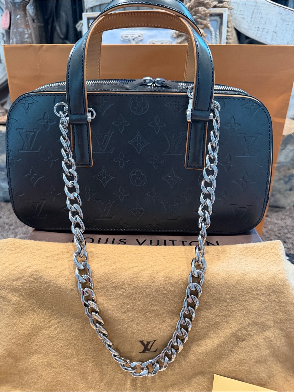 AUTHENTIC Louis Vuitton shelton Embossed Leather Bag